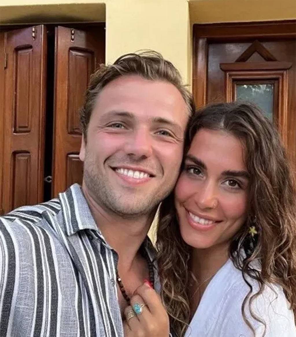 Tolga Sarıtaş y Zeynep Mayruk