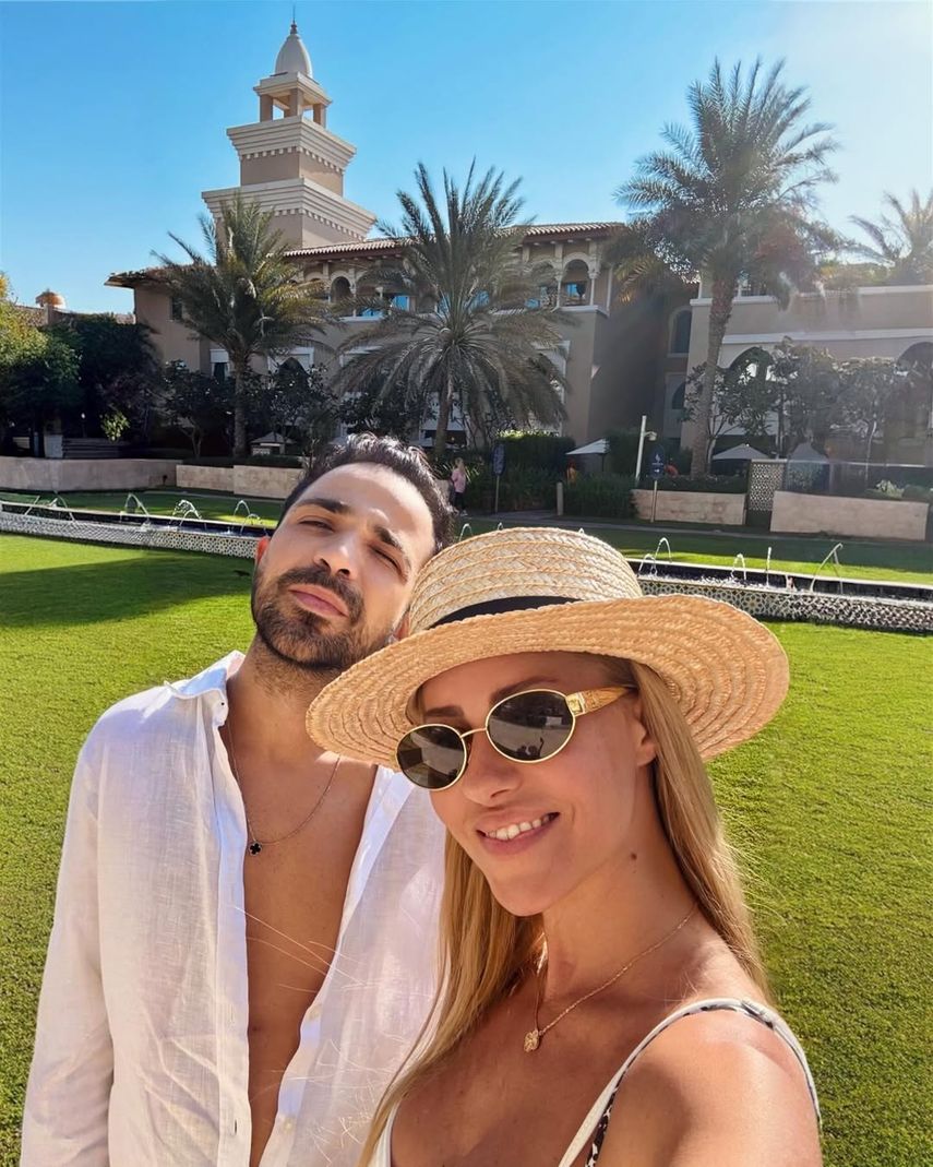 Derya Uluğ and Asil Gök on holiday