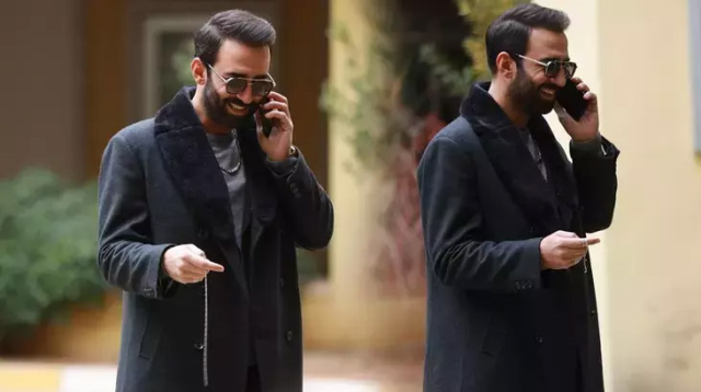 Ferit Kaya with fans