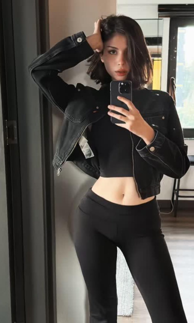 Zeynep Atılgan as Fadime in the series Taşacak Bu Deniz