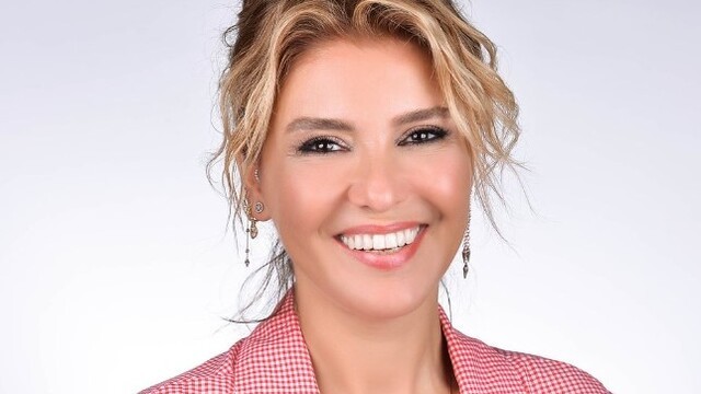 Gülben Ergen’s Emotional Farewell to Haldun Dormen Shakes Turkish Theatre