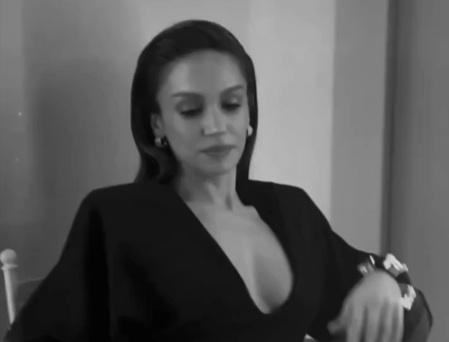 Sahra Şaş during magazine photoshoot backstage