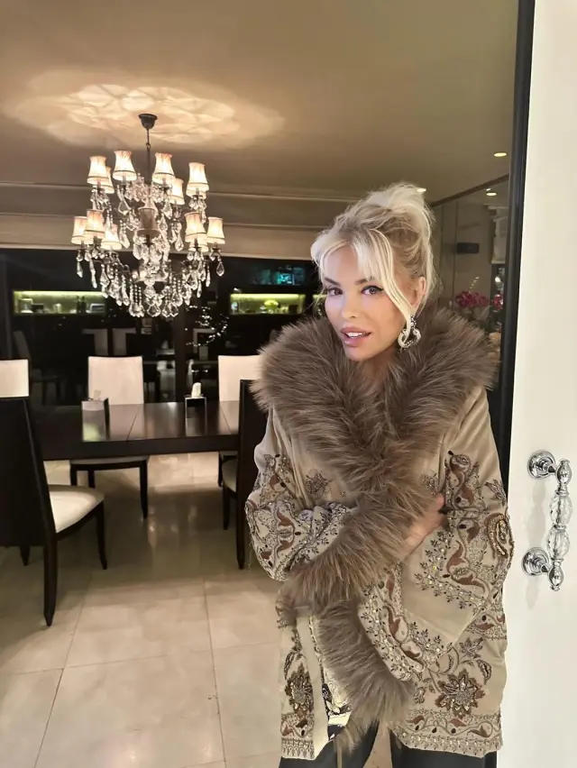 Ajda Pekkan sharing a thank you message on social media