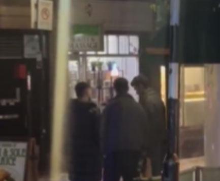 Kıvanç Tatlıtuğ walking in London