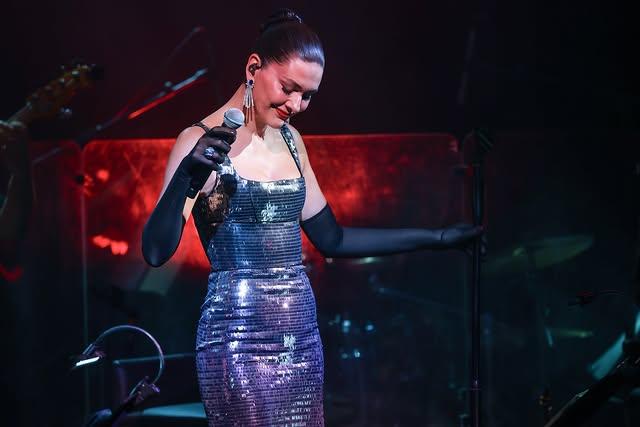 Berguzar Korel returning to the stage after years