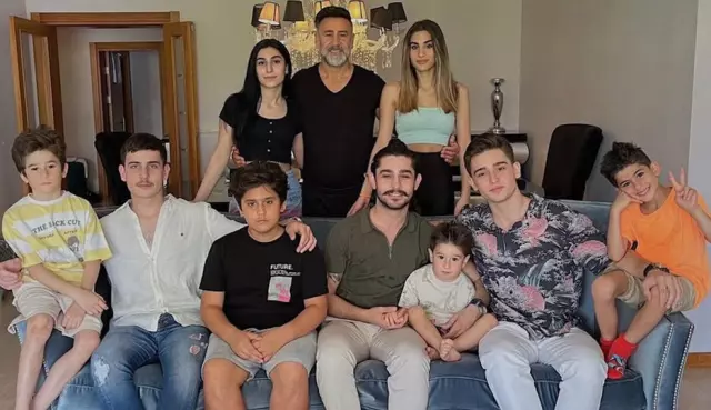 Singer Izzet Yildizhan detained in criminal investigation