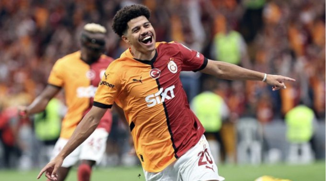 Galatasaray player Gabriel Sara on the pitch