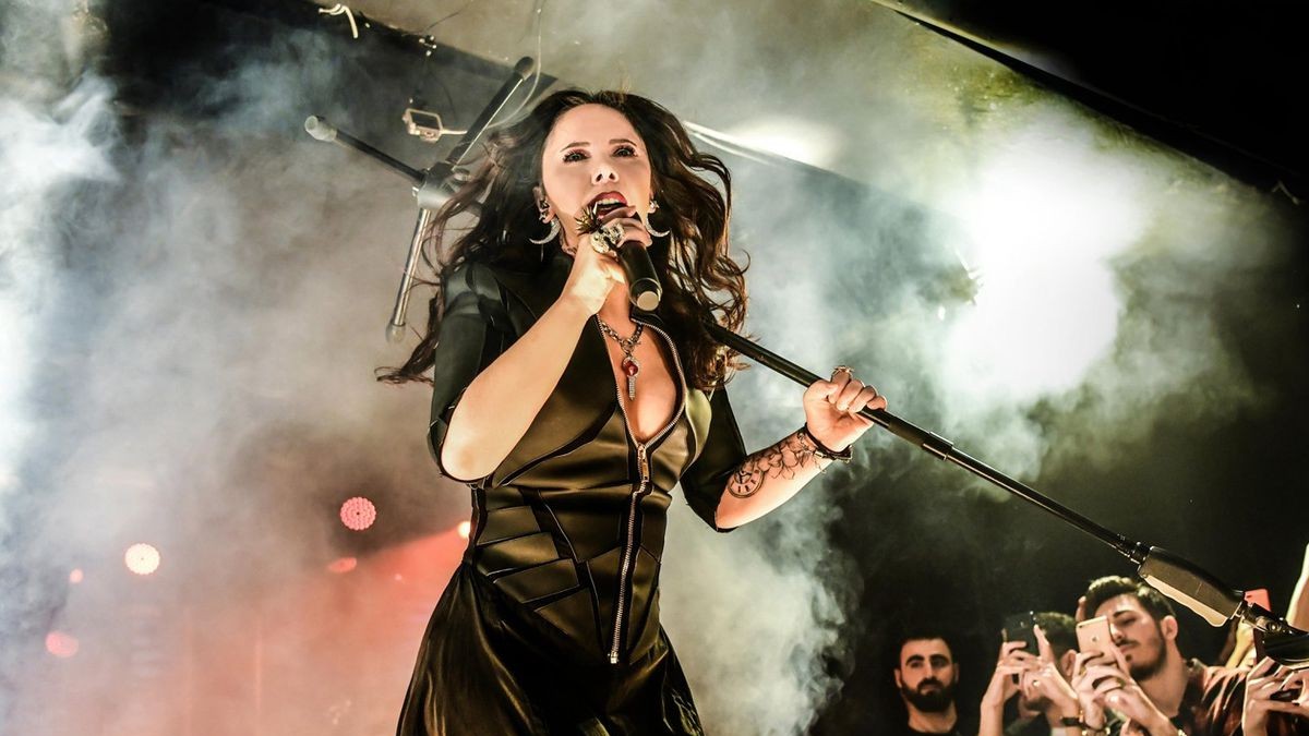 Sebnem Ferah Istanbul Concert Tickets Sold Out in 40 Minutes
