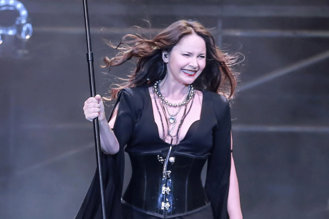 Thousands queue online for Sebnem Ferah concert tickets